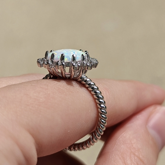 New sterling silver 925 faux white round opal iridescent flower ring cz - Picture 2 of 6